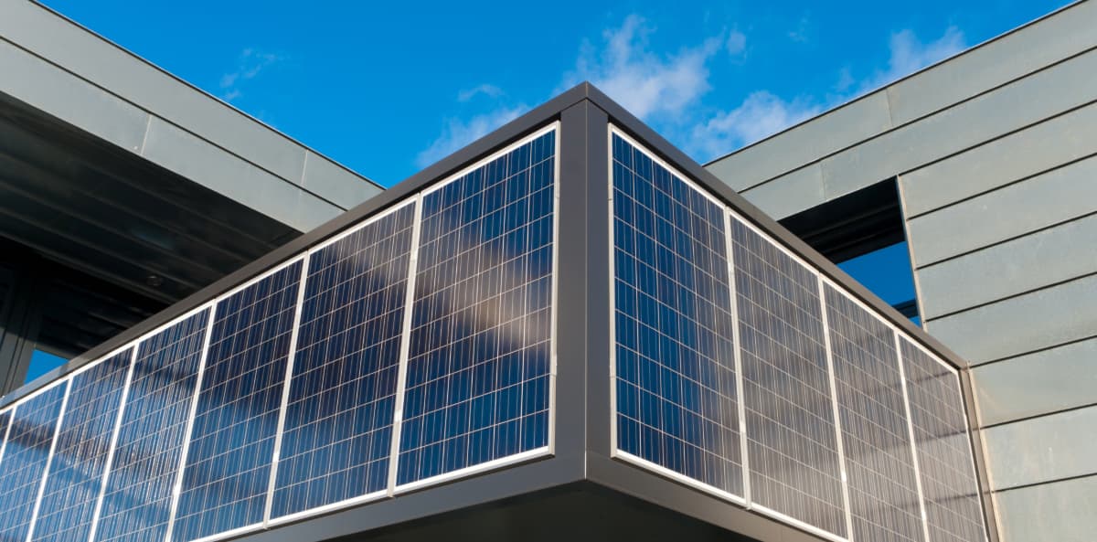 panneaux solaires façade