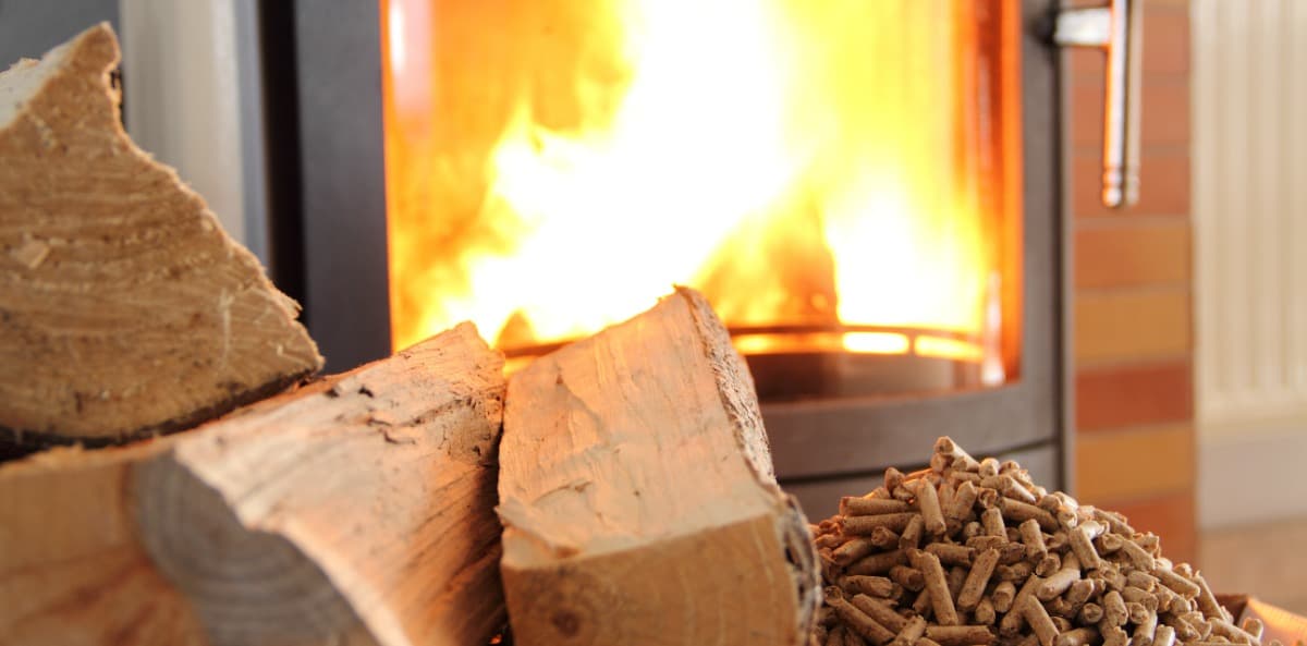 Comment mesurer l'humidité de son bois de chauffage ? - Proxi-TotalEnergies