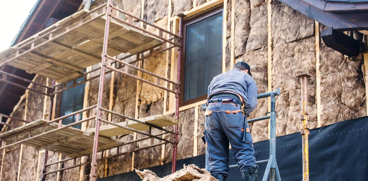 Isolation d'une maison ancienne de l'intérieur : pourquoi faire ?