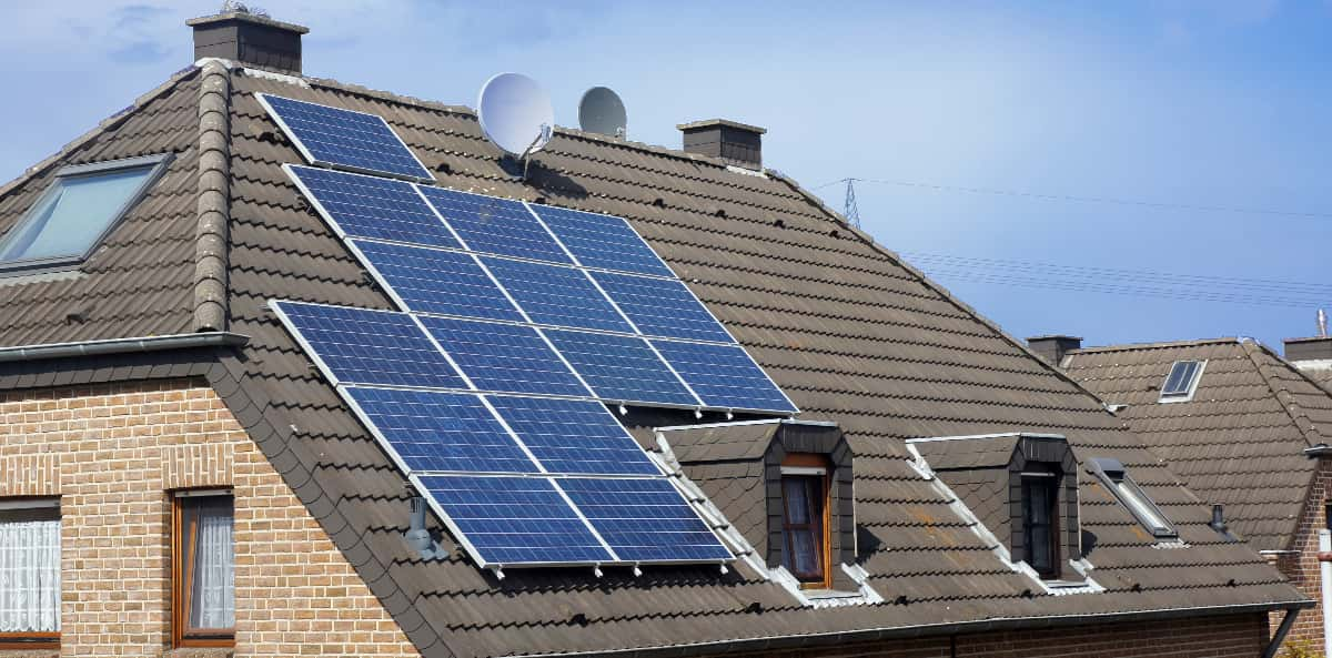 Panneaux solaires sur toiture : Guide Complet 2024